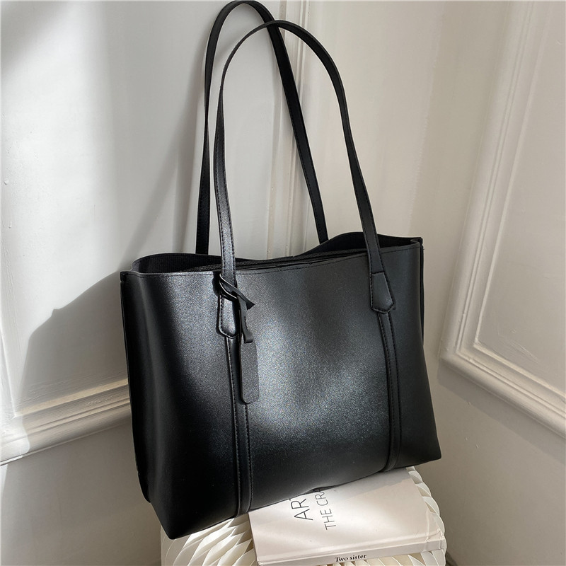 Klassische schwarze Kunstleder – Leatherworking Classic Bewertung und Preis